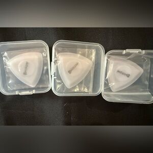 New 3 (Purple,Green,White) Light Up Guitar Picks in Clear Plastic Cases